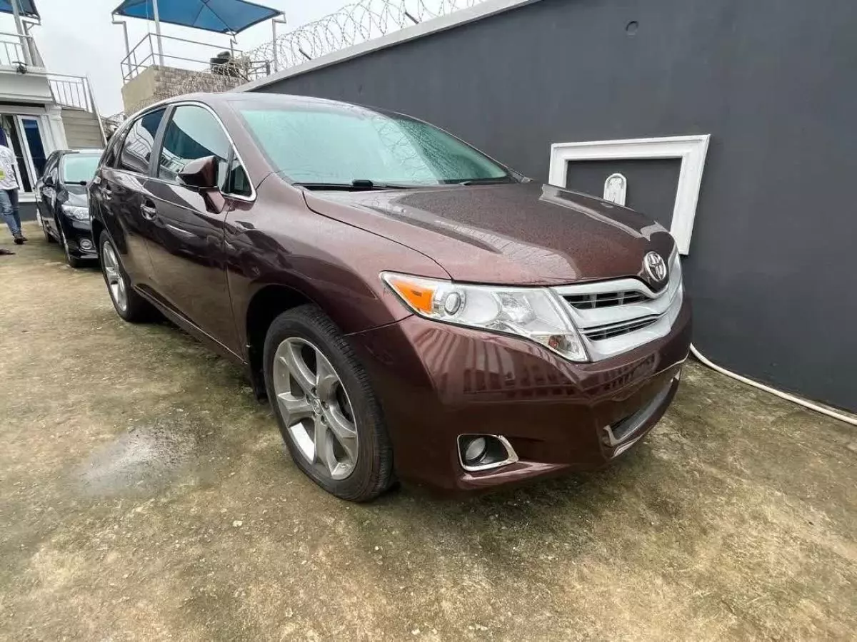 Toyota Venza   - 2013