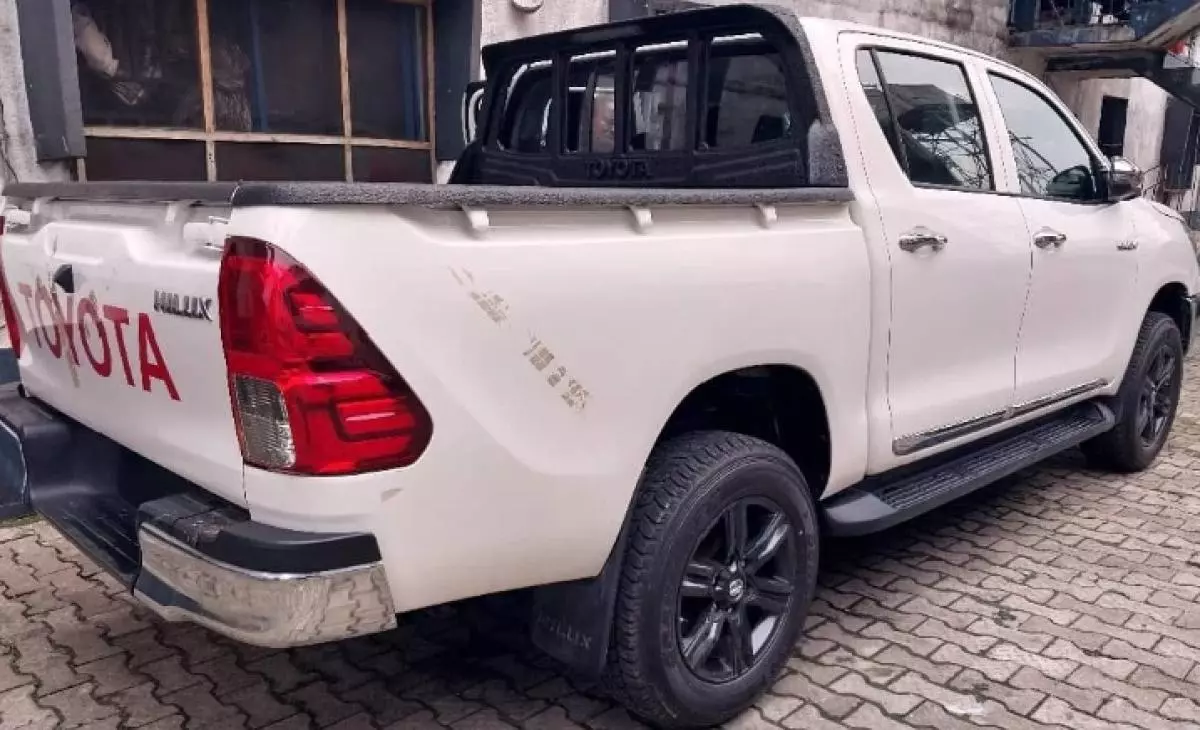 Toyota Hilux   - 2020