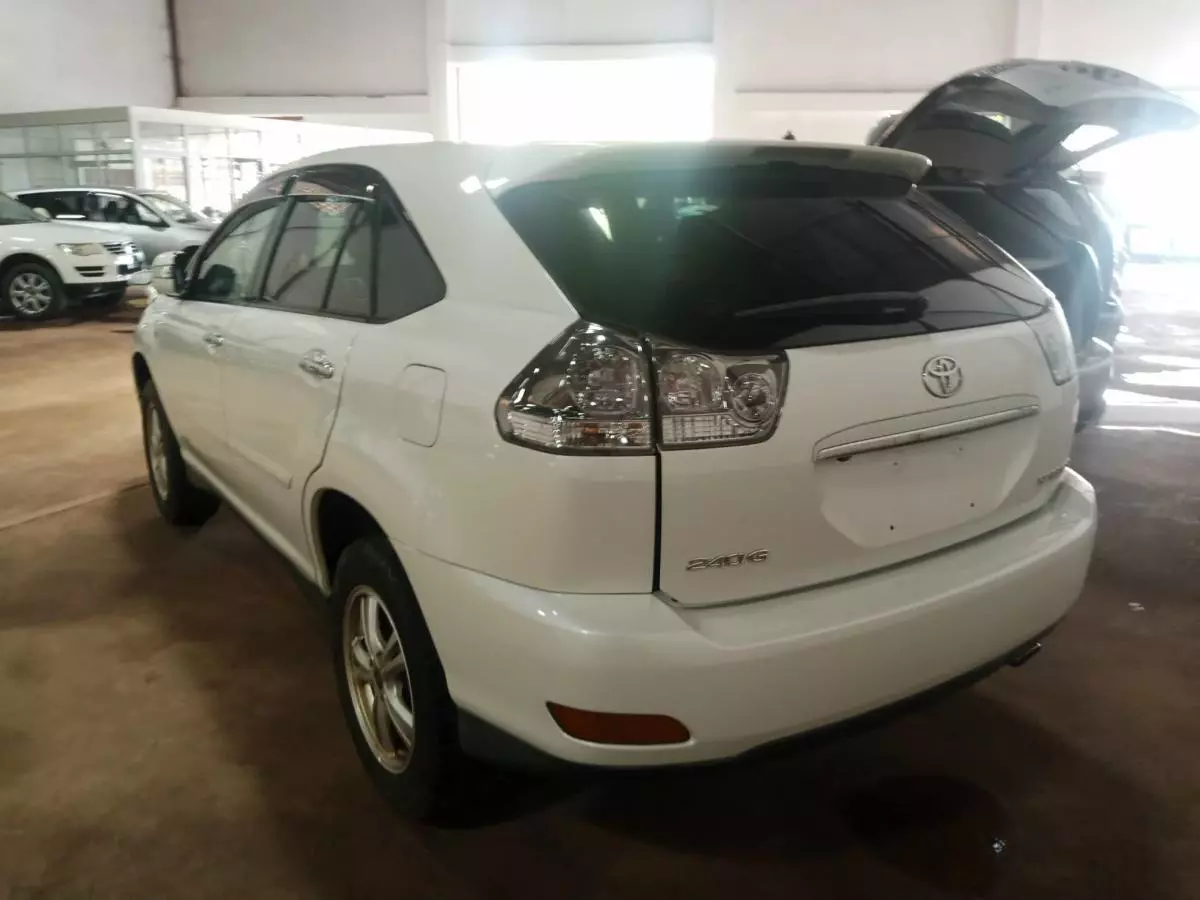 Toyota Harrier - 2009