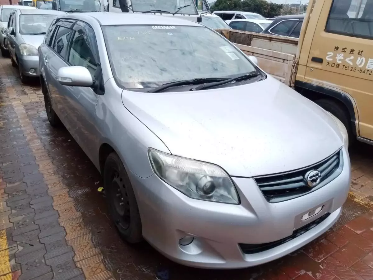 Toyota Fielder    - 2011