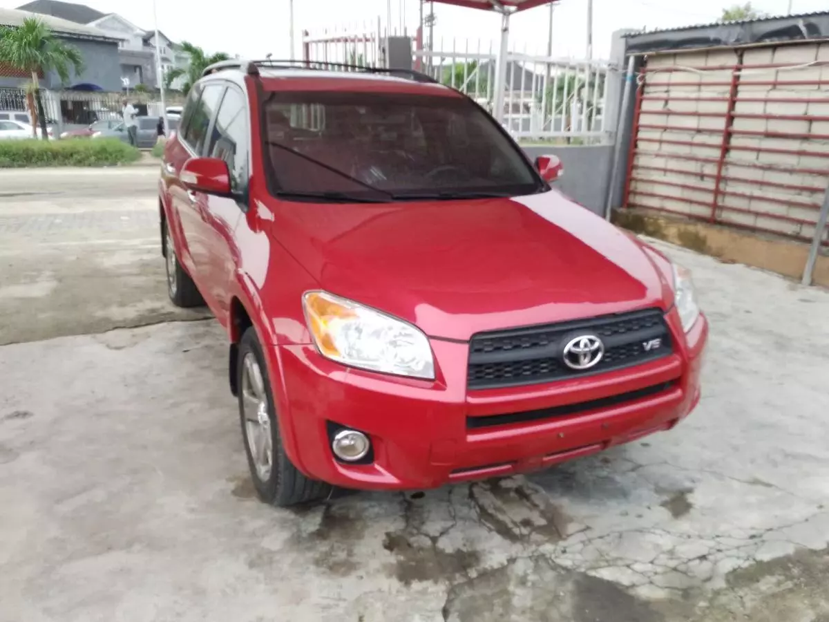 Toyota RAV 4   - 2010