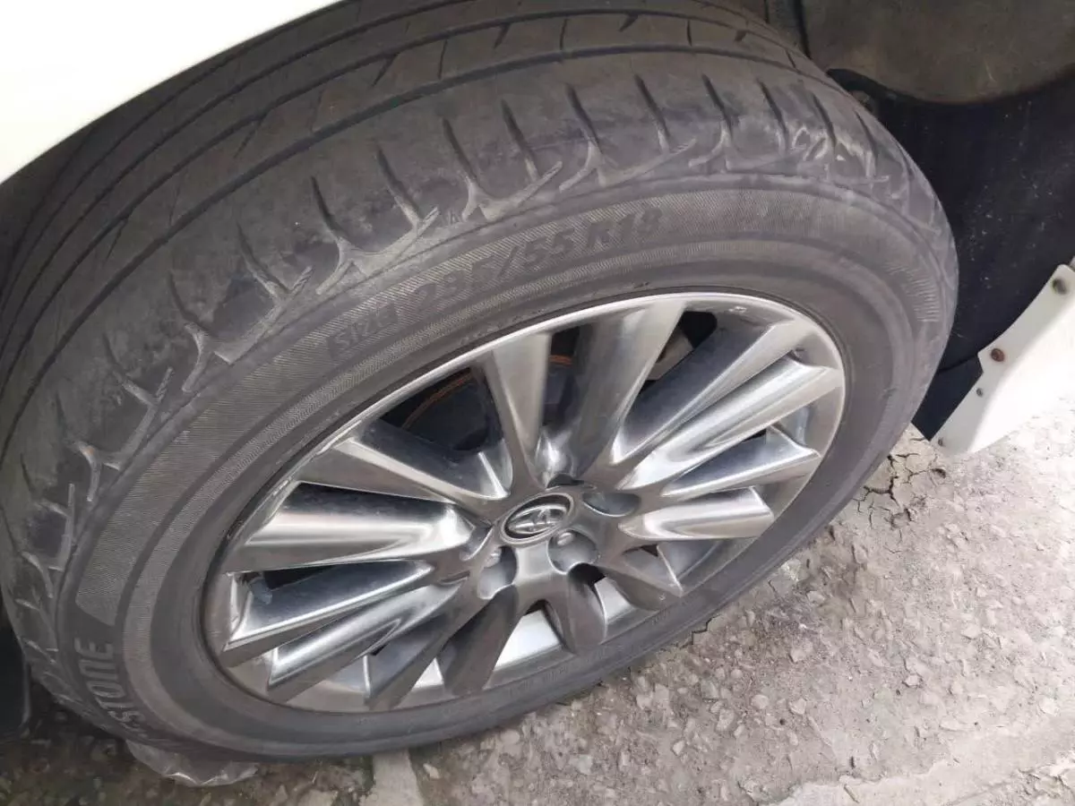 Toyota Harrier   - 2016