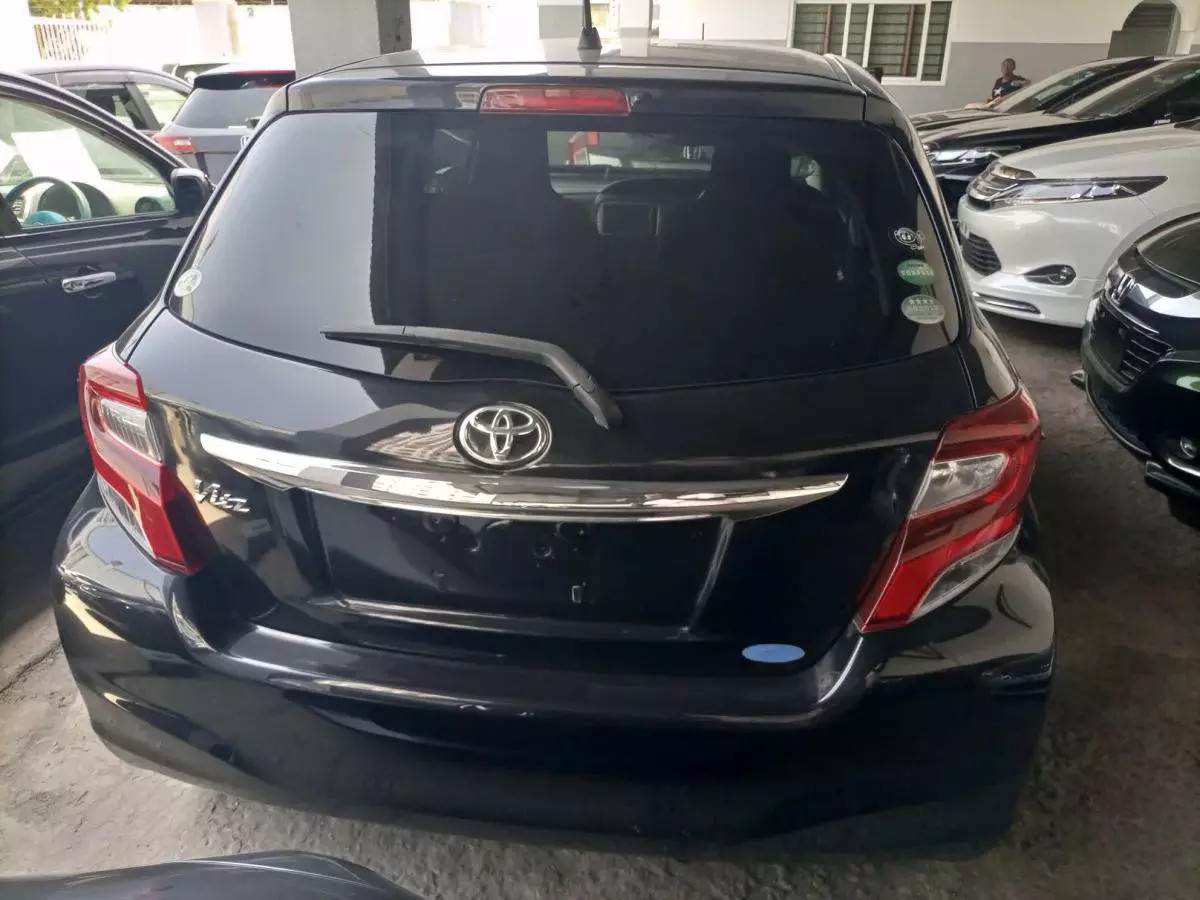 Toyota Vitz - 2015