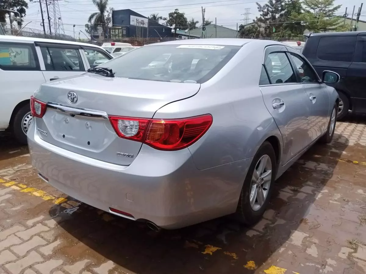 Toyota Mark X   - 2010