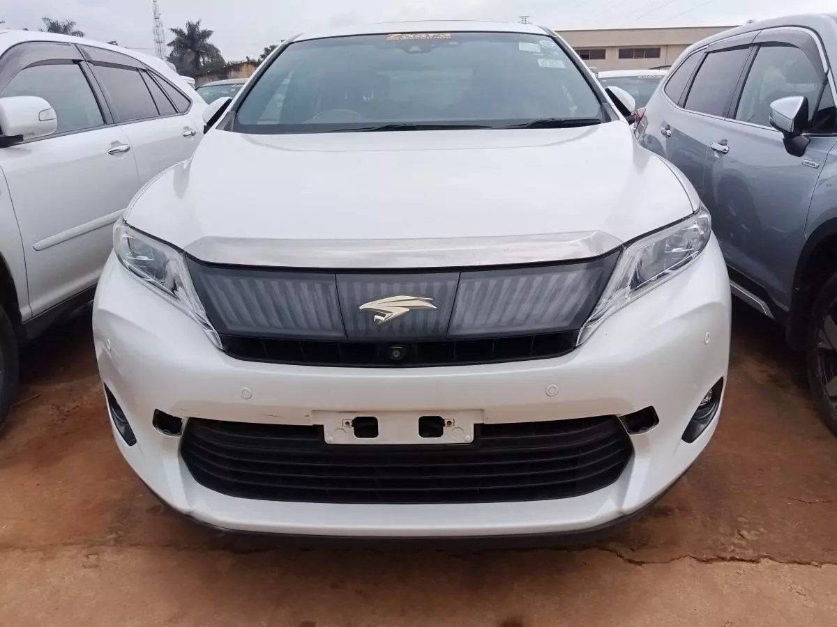 Toyota Harrier   - 2015