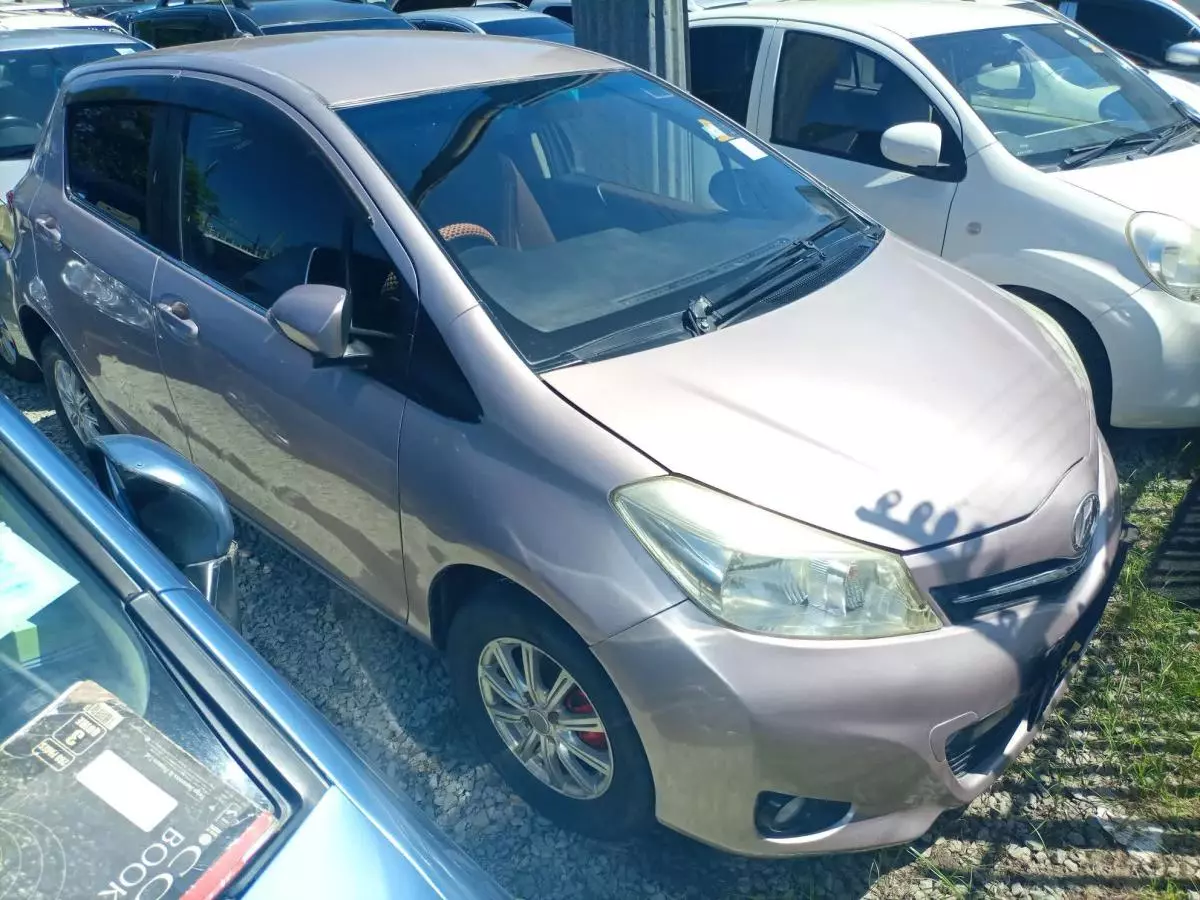 Toyota Vitz Jewela - 2011