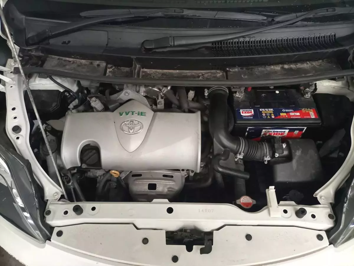 Toyota Porte - 2016