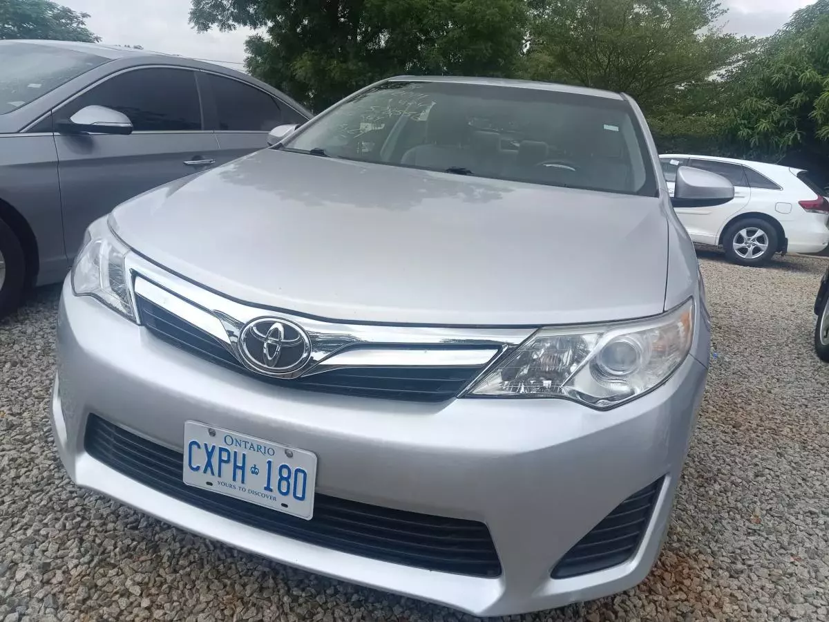 Toyota Camry   - 2012