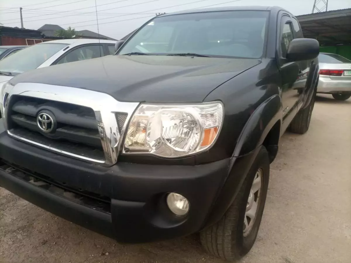 Toyota Tacoma   - 2007