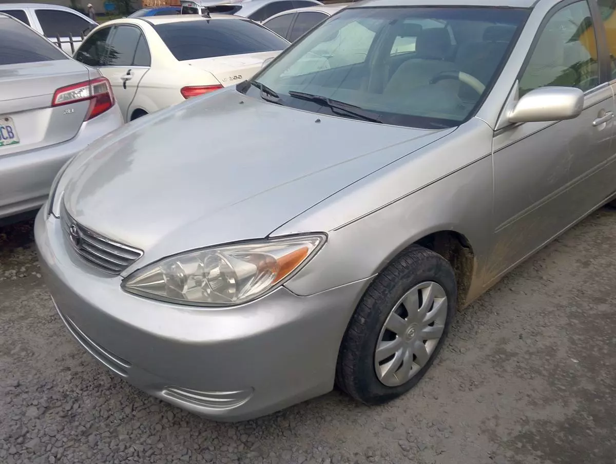 Toyota Camry   - 2003