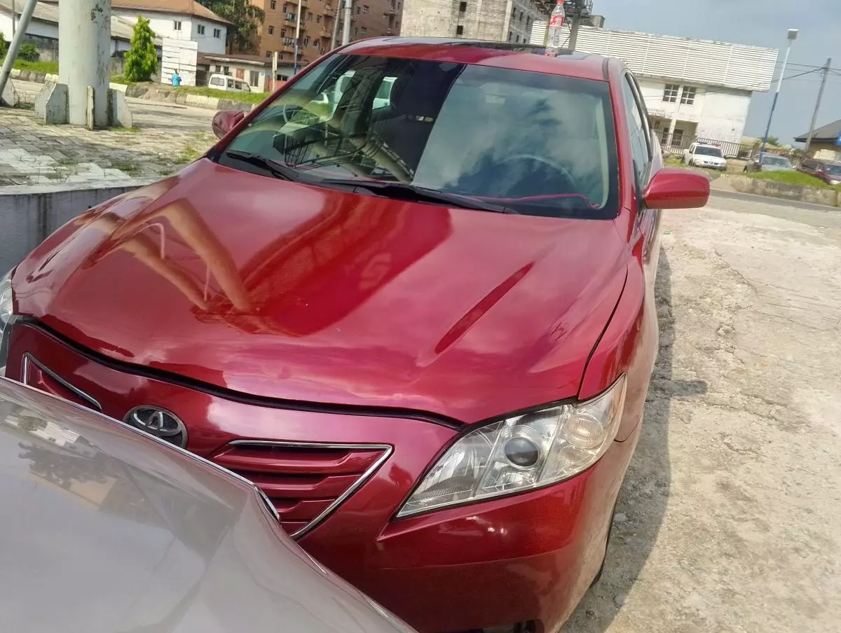 Toyota Camry   - 2009