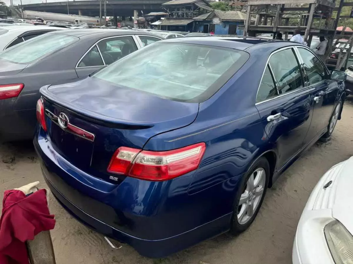 Toyota Camry   - 2008