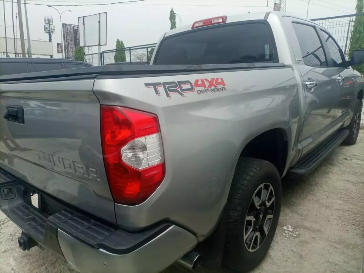 Toyota Tundra   - 2015