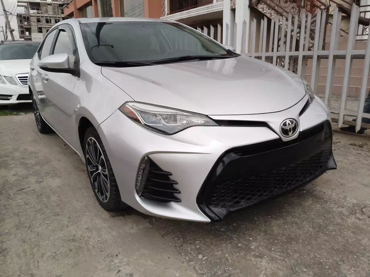 Toyota Corolla   - 2016