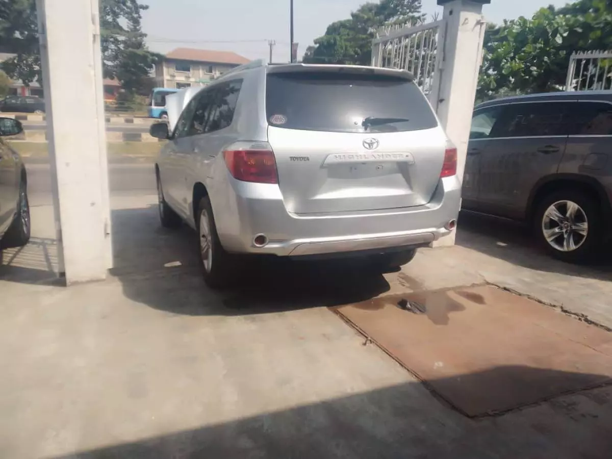 Toyota Highlander   - 2008