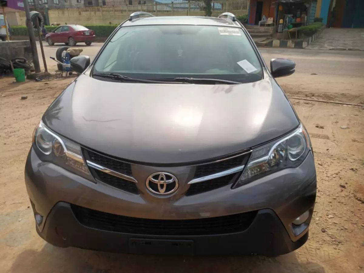 Toyota RAV 4   - 2015