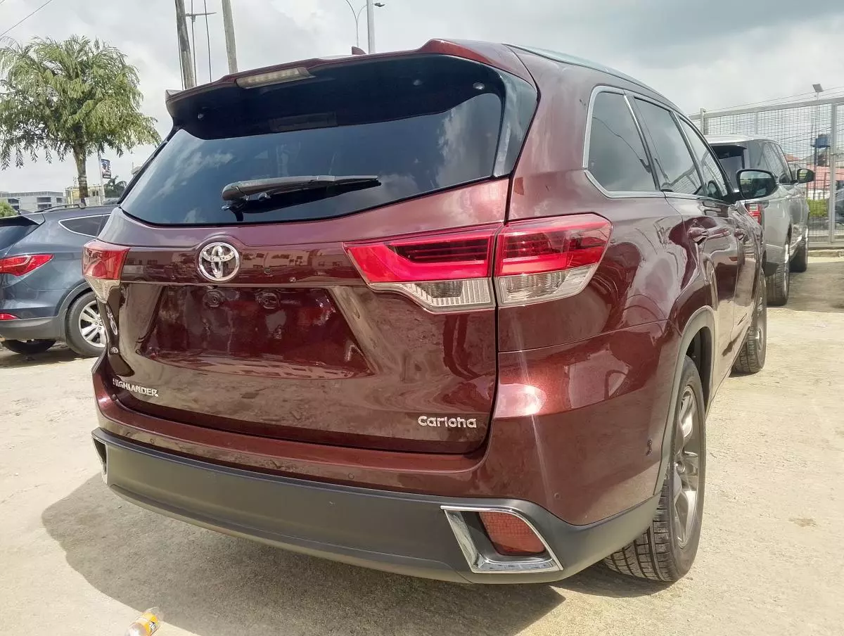 Toyota Highlander   - 2019