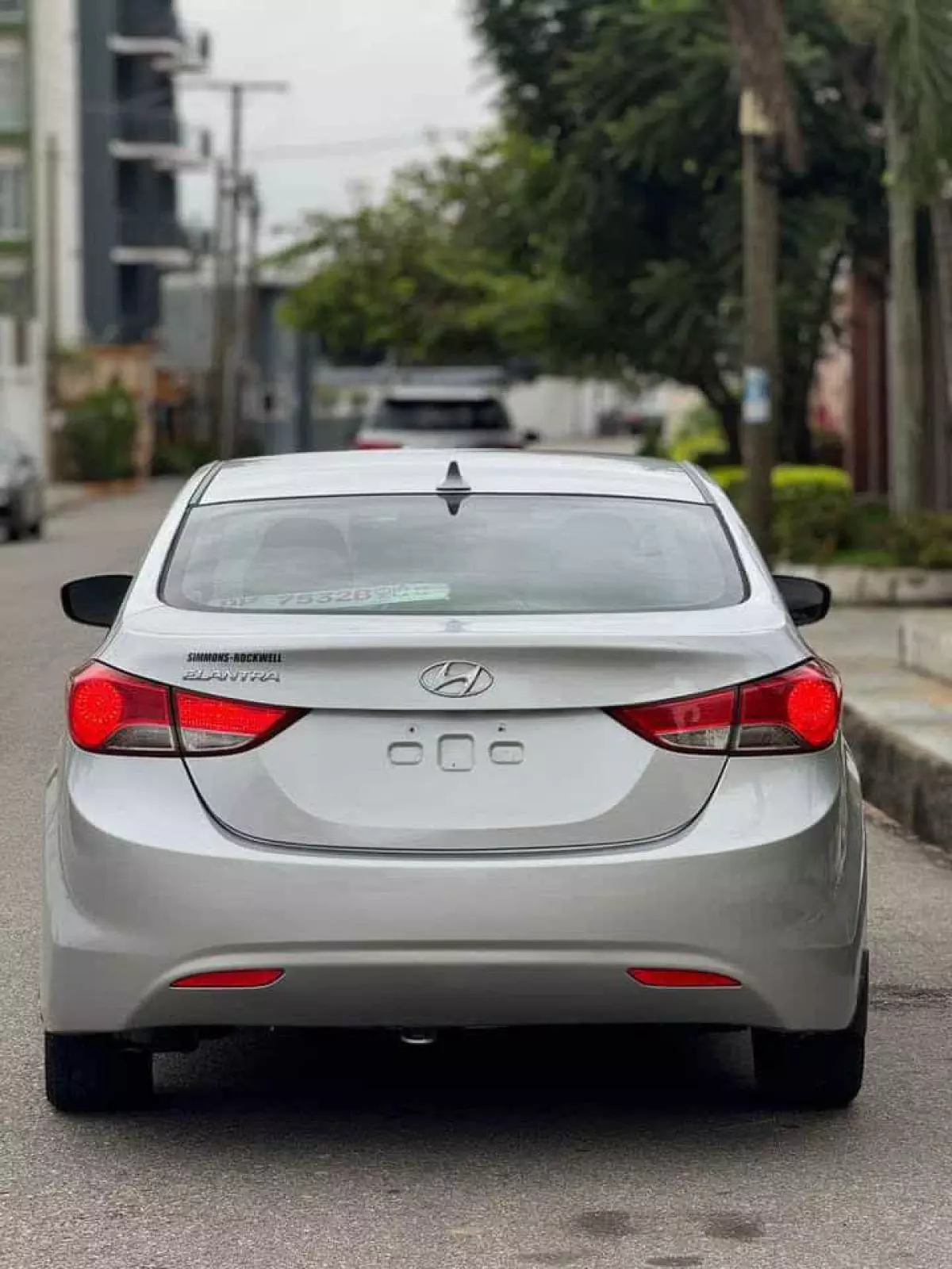 Hyundai Elantra   - 2013