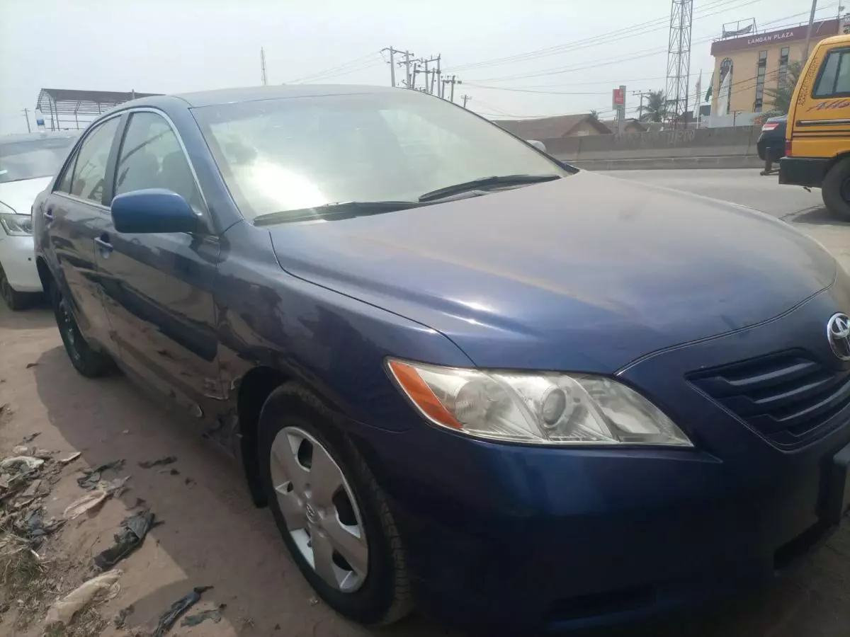 Toyota Camry - 2007