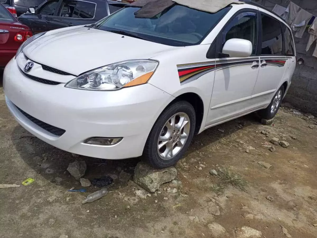Toyota Sienna - 2007