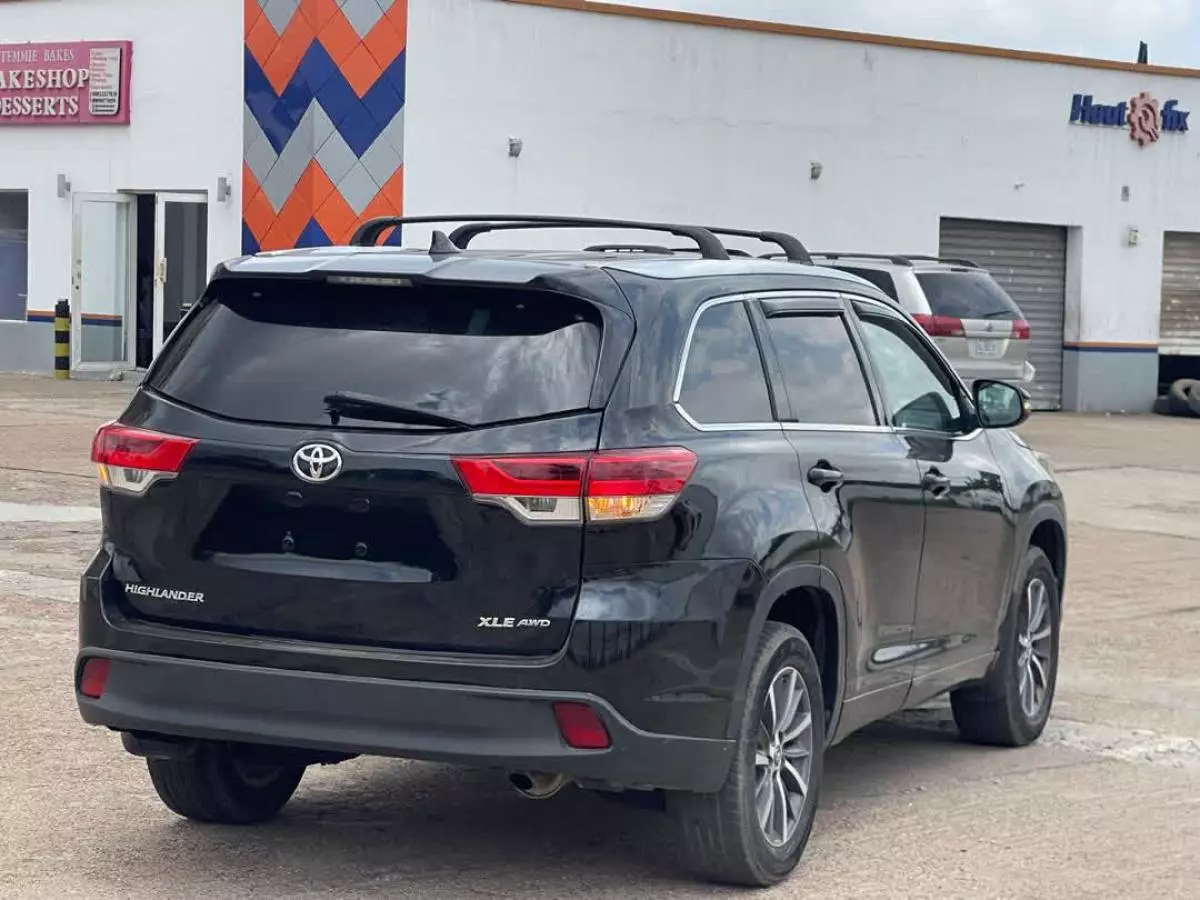 Toyota Highlander   - 2018