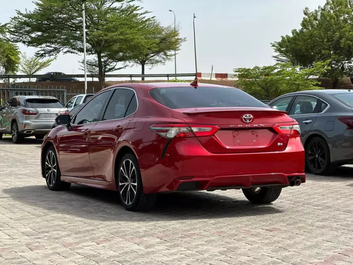 Toyota Camry   - 2019