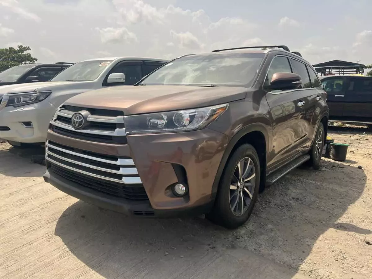 Toyota Highlander   - 2017