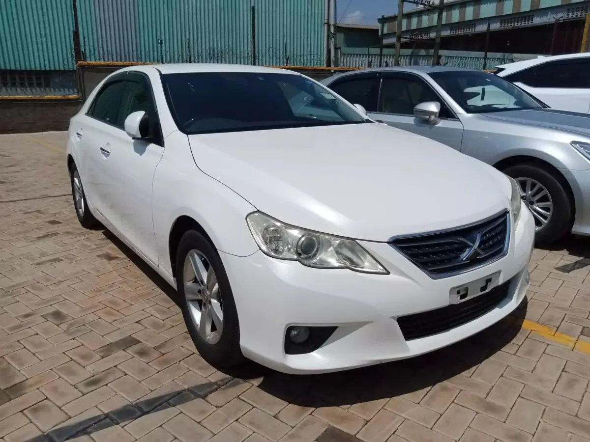 Toyota Mark X   - 2011