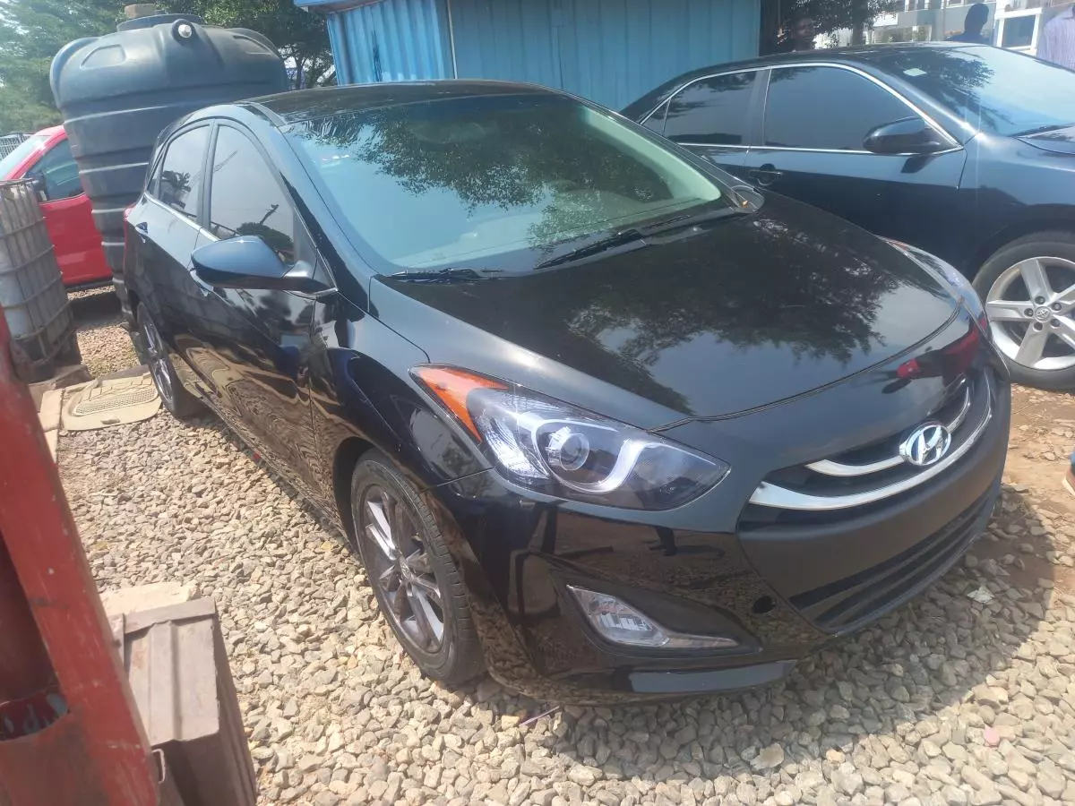 Hyundai Elantra   - 2014