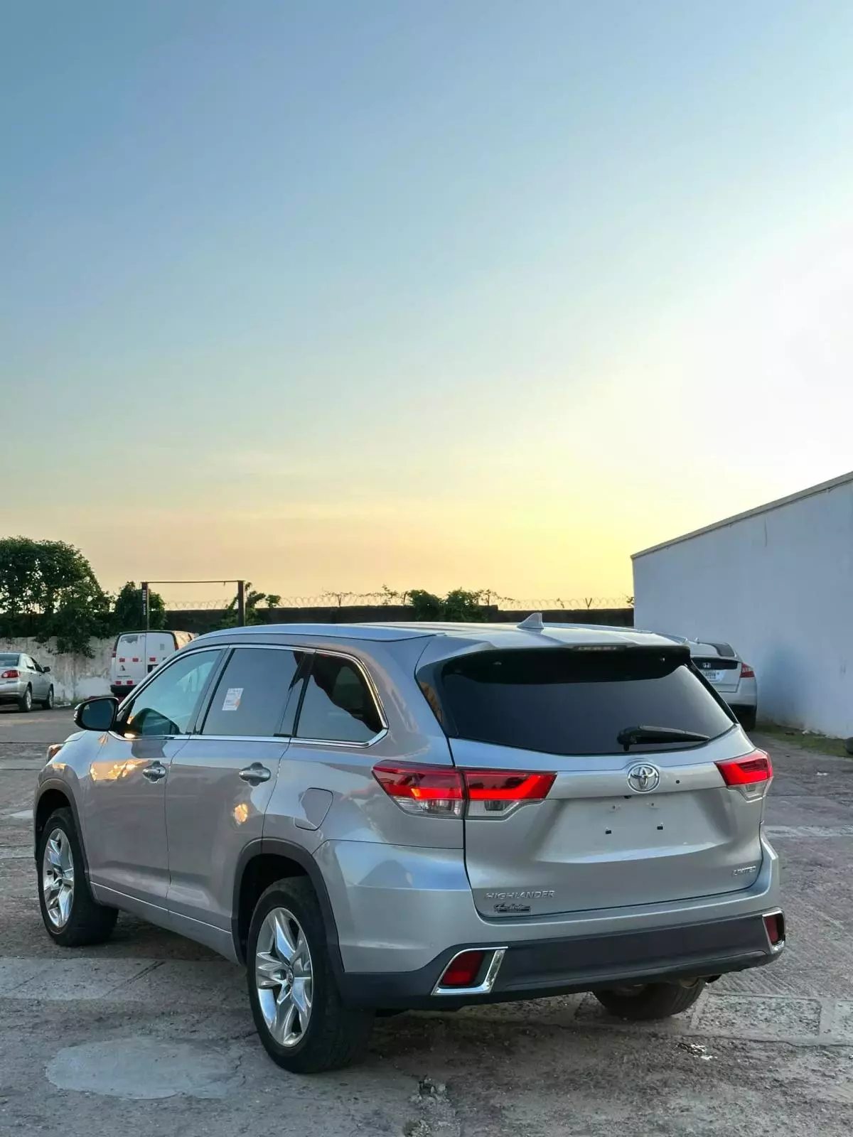 Toyota Highlander   - 2018