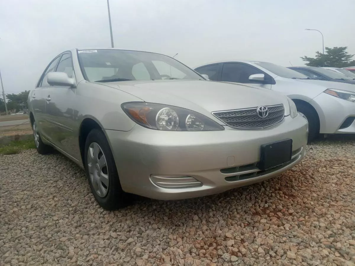 Toyota Camry   - 2002