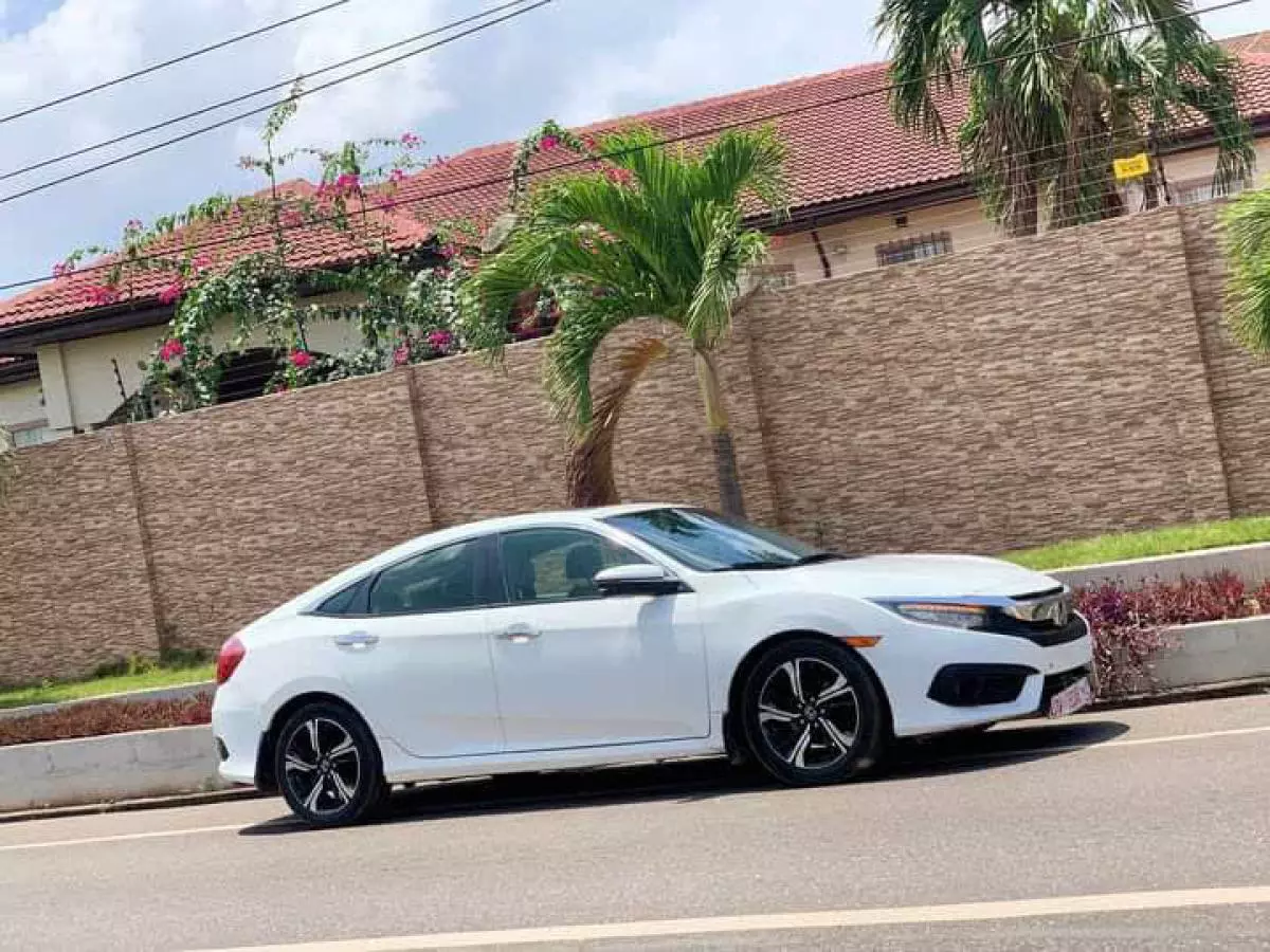 Honda Civic   - 2018