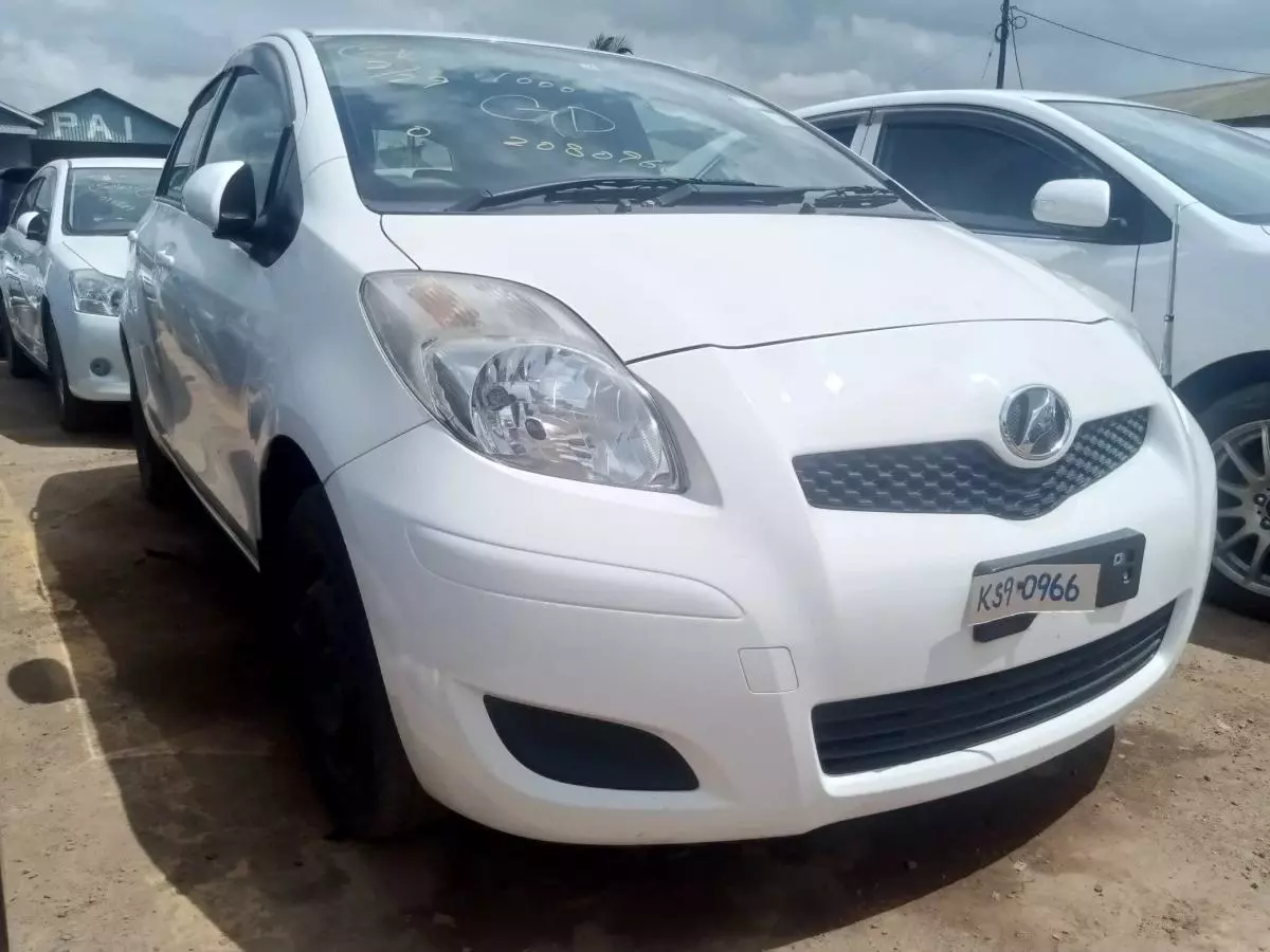 Toyota Vitz   - 2009