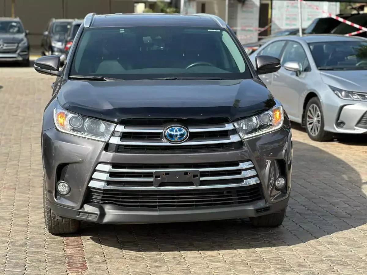 Toyota Highlander   - 2019