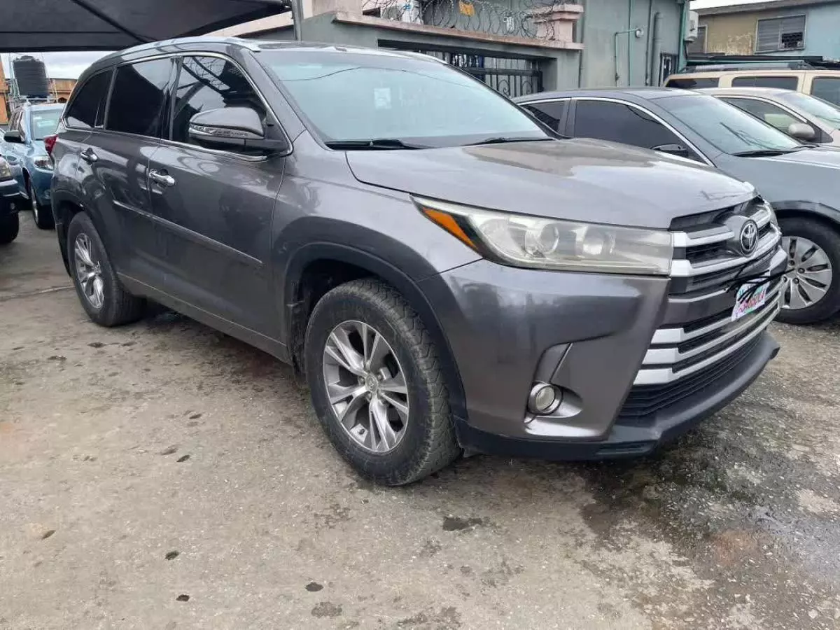 Toyota Highlander   - 2014