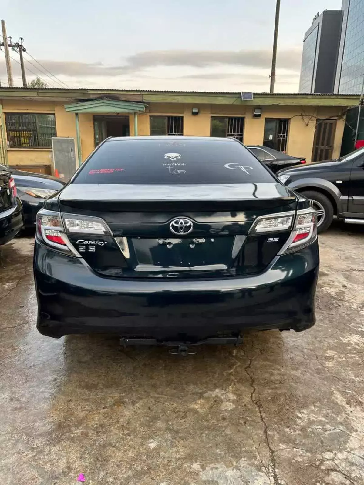 Toyota Camry   - 2012