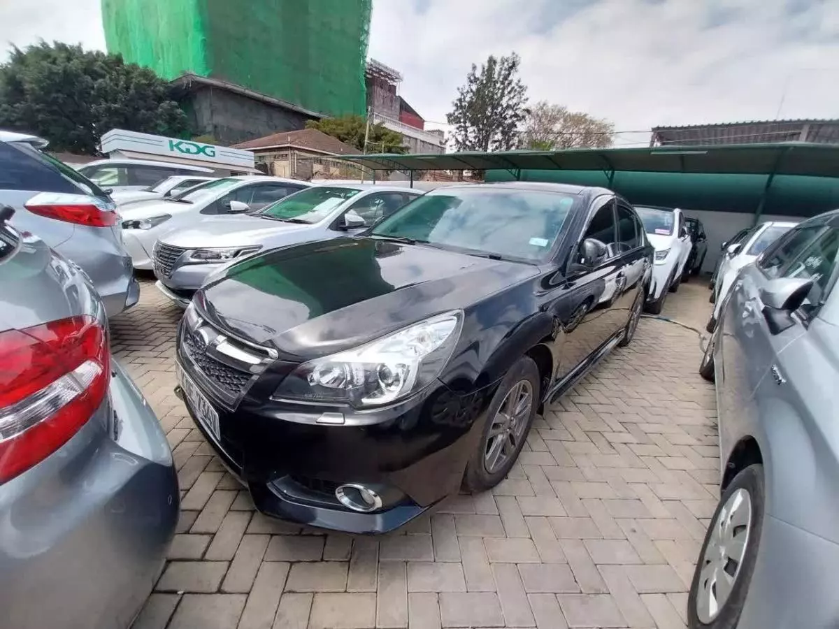 Subaru Legacy   - 2015