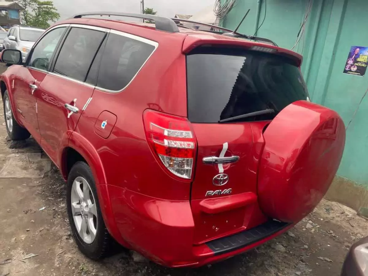 Toyota RAV 4 - 2012