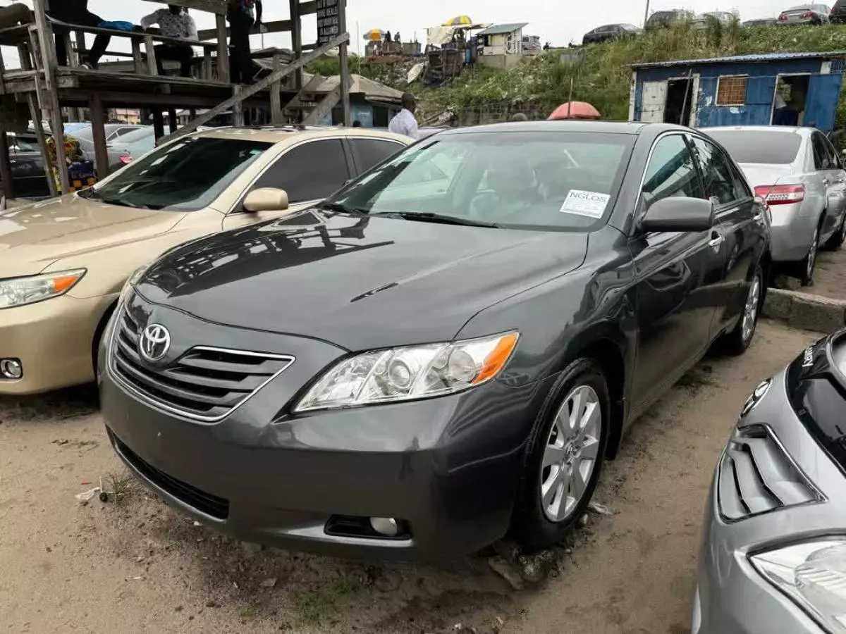 Toyota Camry   - 2007