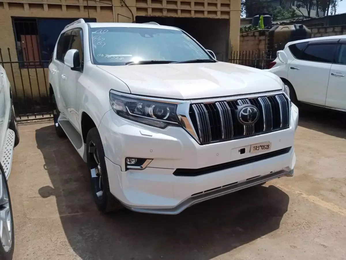 Toyota Landcruiser Prado   - 2017