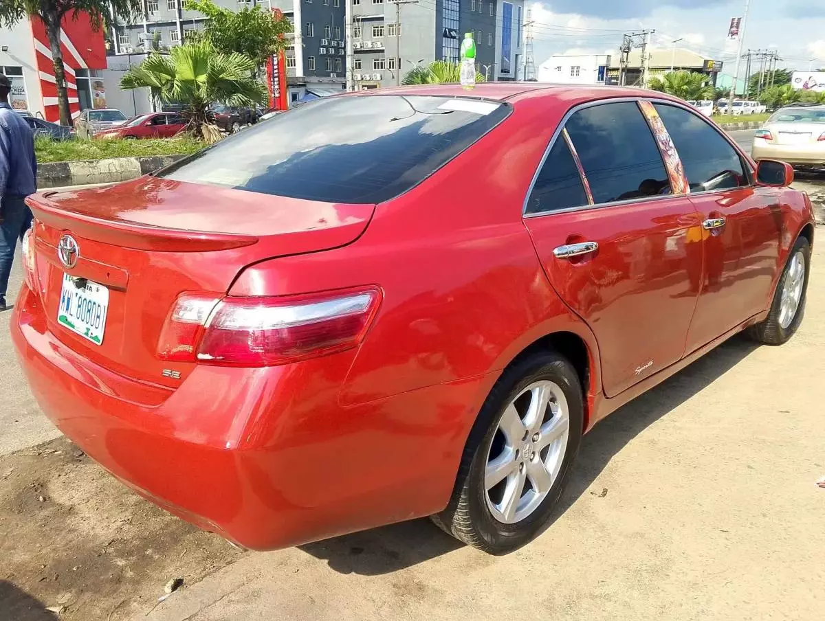 Toyota Camry   - 2009