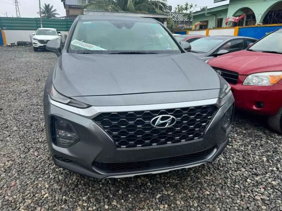 Hyundai Santa Fe   - 2020