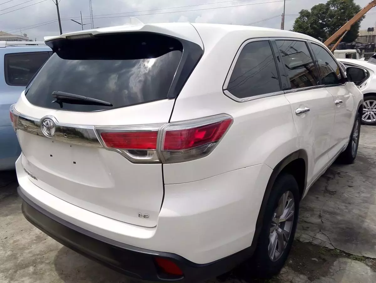 Toyota Highlander   - 2014