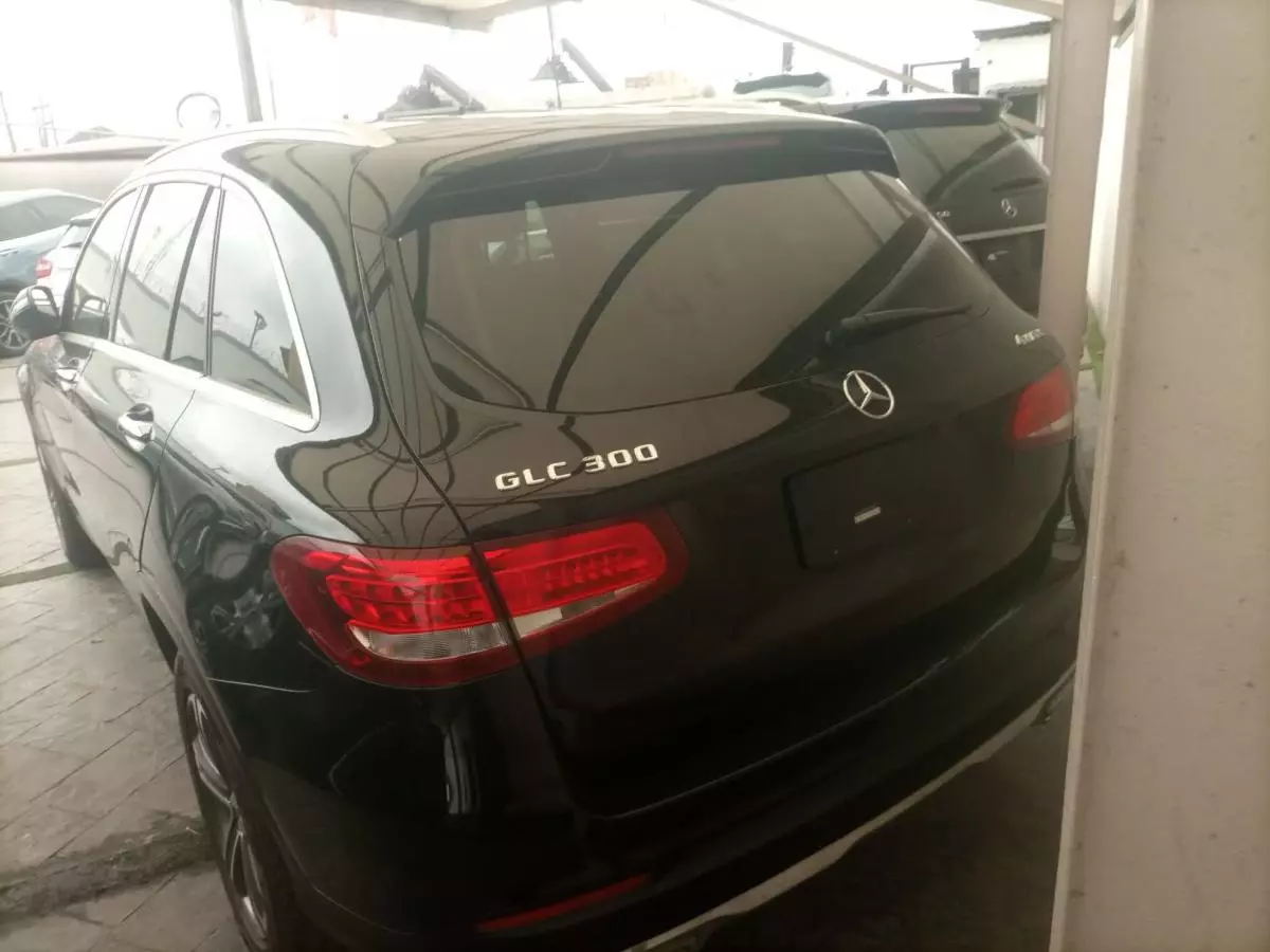 Mercedes-Benz GLC 300   - 2016