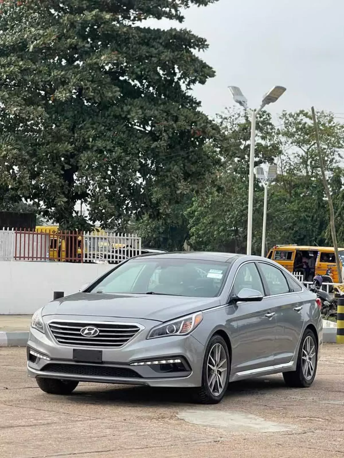 Hyundai Sonata   - 2015