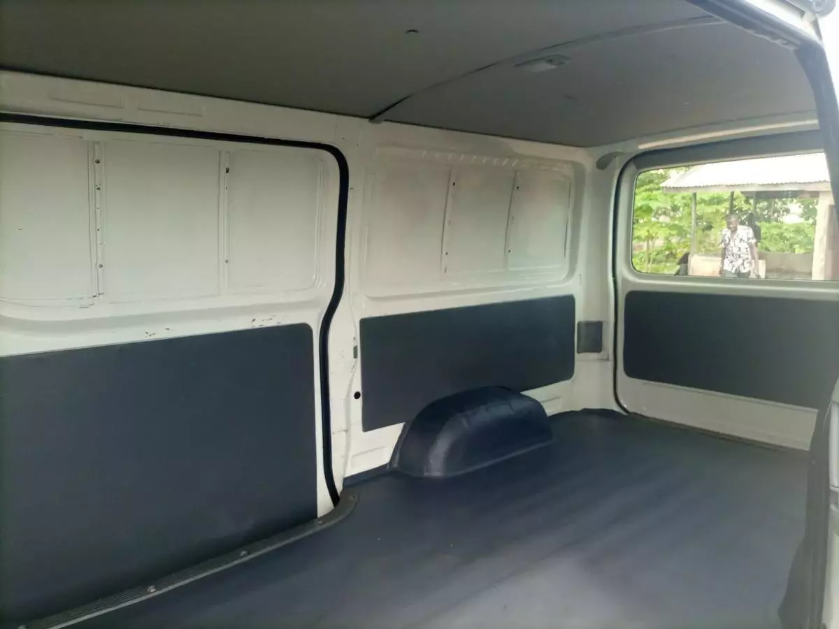 Toyota Hiace - 2010