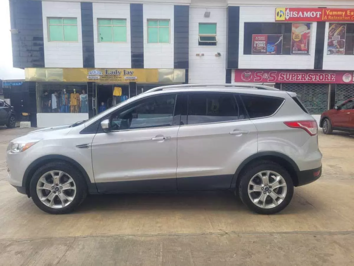 Ford Escape   - 2014