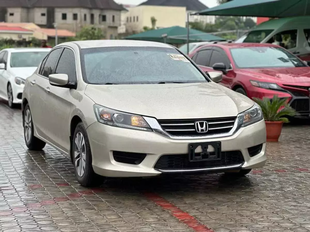 Honda Accord   - 2015