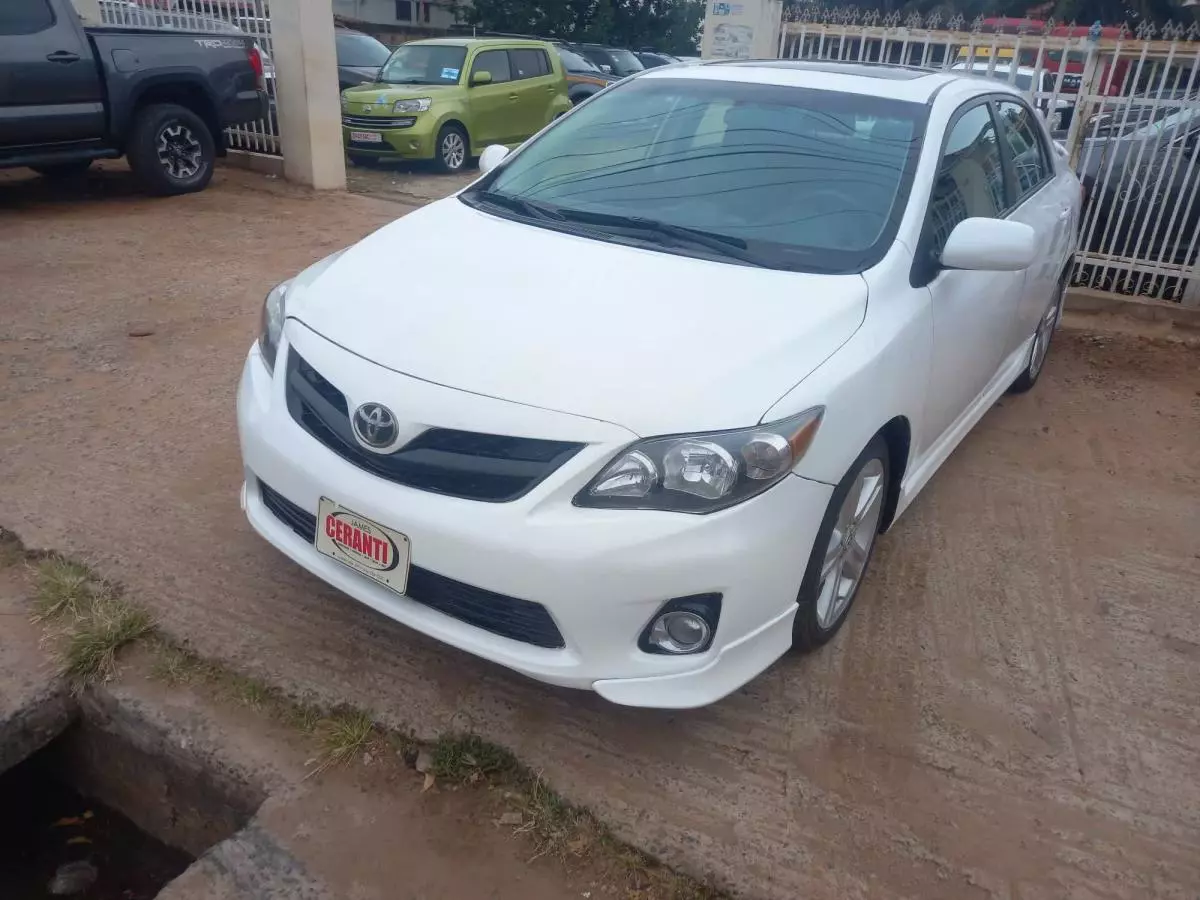 Toyota Corolla   - 2013