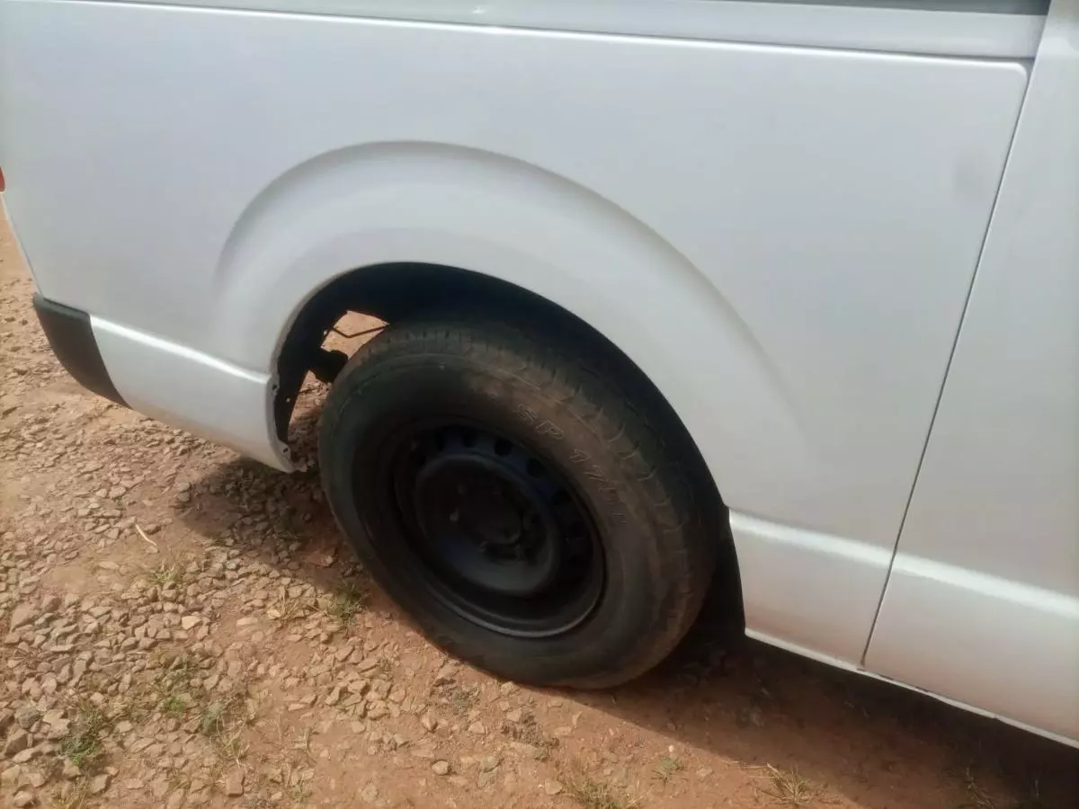 Toyota Hiace - 2011